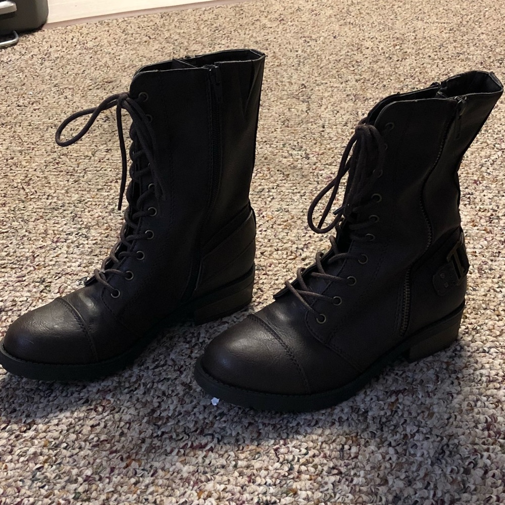 White Mountain Brown Zippered Combat Boots
